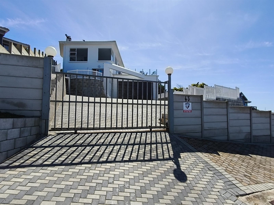 5 Bedroom Property for Sale in Dana Bay Western Cape